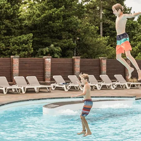 Nyaraló 4 Bedroom Amazing In